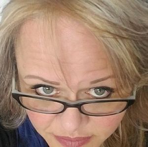 Meet your Posher, Heidi